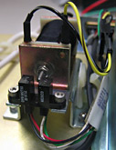 ABI 310 Buffer Valve Magnetspule mit optischem Sensor. Unsere Gebrauchtgeräte werden komplett zerlegt und bis ins kleinste Detail gereinigt, geprüft und neu eingestellt, damit Sie noch lange ihren fehlerfreien Dienst in Ihrem Labor verrichten.